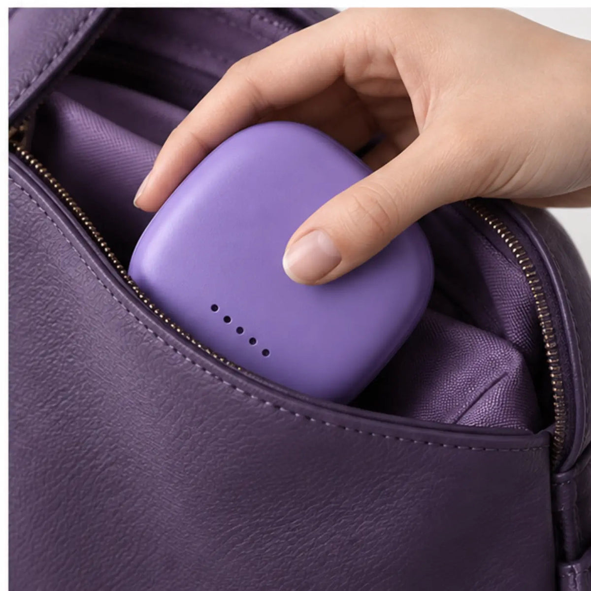 SmileWide Retainer & Aligner Case – product in use